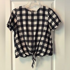 Cute and comfy Madewell tie front gray and white plaid top